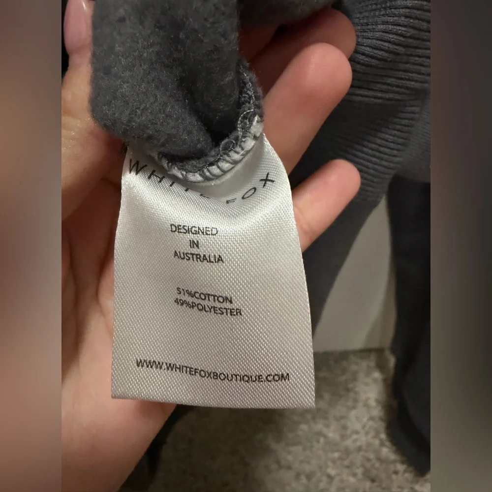 White Fox M/L Grey Rare Hoodie. 💕⚡️ - Picture 4 of 4